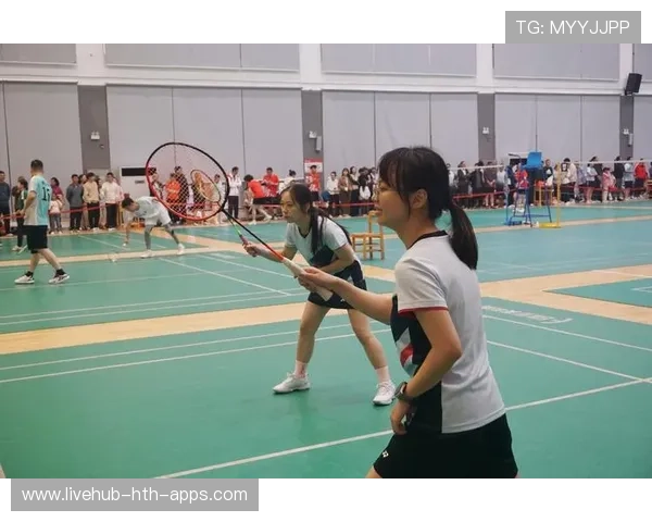 羽毛球女神晒健身照，全网惊呆