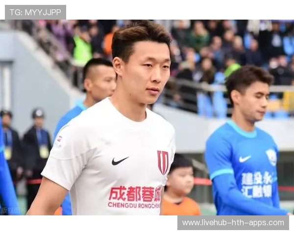 中超8月颁奖 蓉城主帅锋霸获双料最佳奖，中超 奖杯