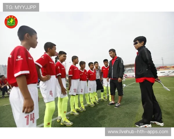 青少年足球夏令营报名火爆 地方队伍参与踊跃，2021青少年足球夏令营